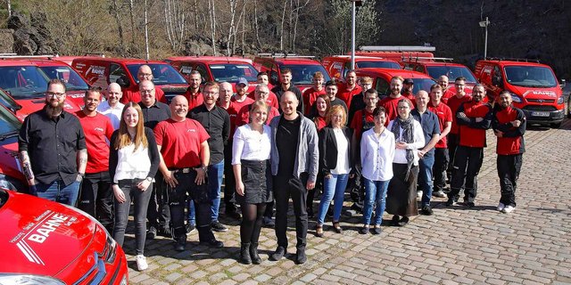 Ein Gruppen Bild von den Mitarbeiter der Firma Bahne